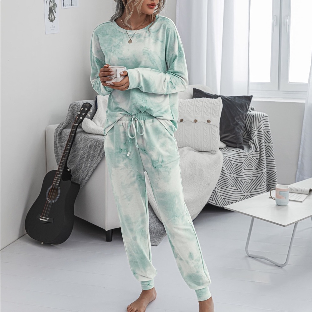 🆕Green Tie Dye Long Sleeve Pants Lounge Set - Picture 4 of 6